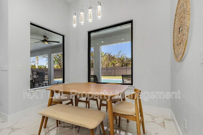 Building Photo - 1925 SW 3rd Terrace