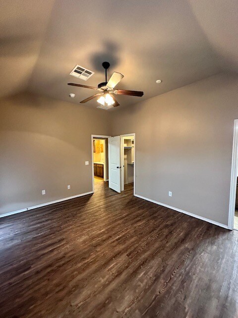 Building Photo - 2316 Golden Ln