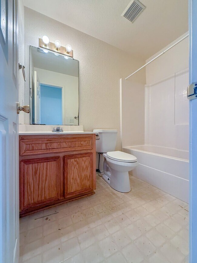 Building Photo - 4202 Jeff Scott Dr