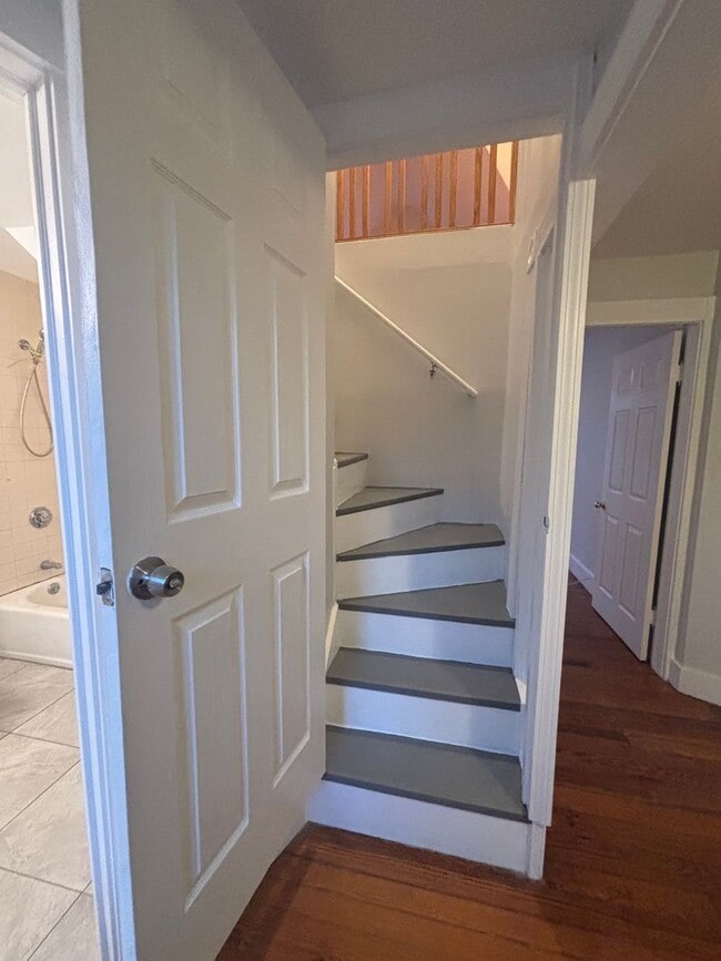 Building Photo - 318 Front St