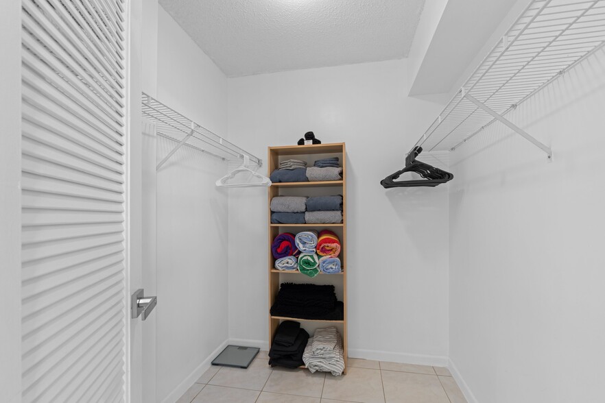 Large Walk in Closet - 500 Egret Cir