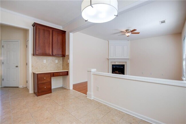 Building Photo - 2565 Vistoria Dr