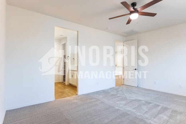 Building Photo - Beautiful Home in Villago