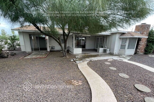 Building Photo - 2133 W Palmaire Ave