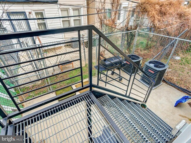 Building Photo - 1931 Colonial St