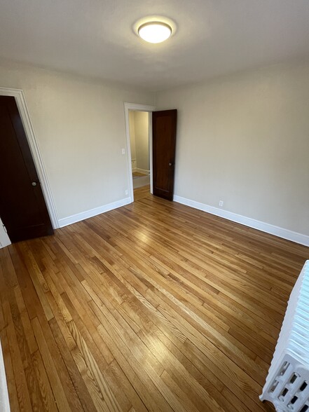 Building Photo - 464 Central Ave