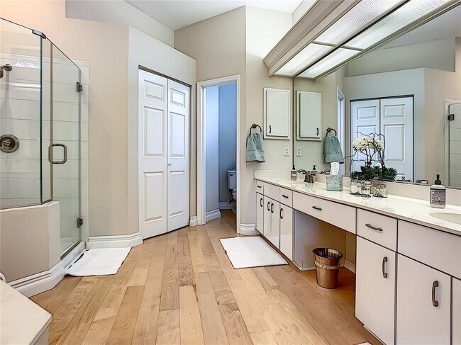 Building Photo - 539 Fallbrook Dr