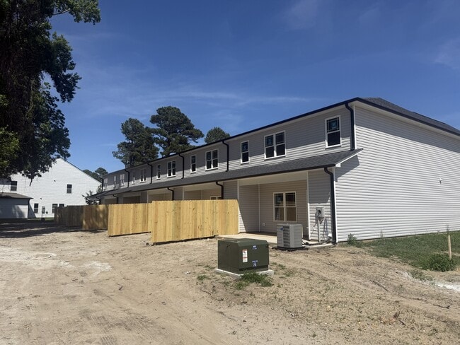 Building Photo - 500 S Ryals St