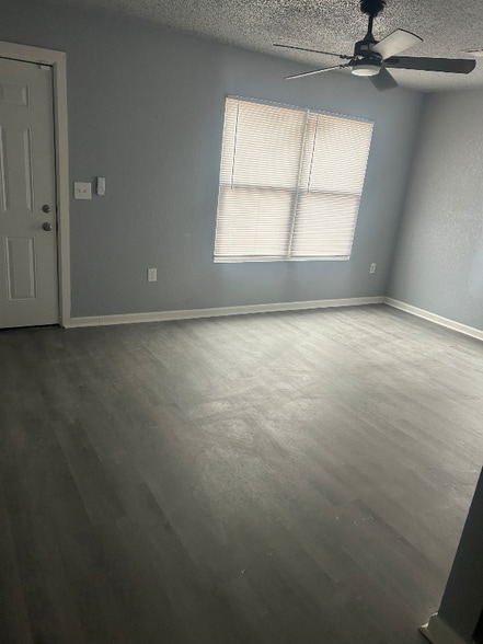 Building Photo - 503 E Zion St