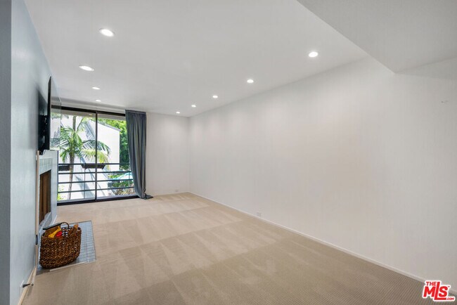 Building Photo - 2920 Neilson Wy