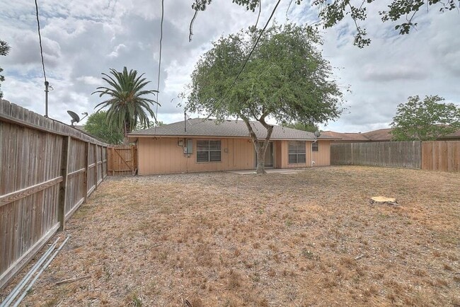 Building Photo - 5225 Bonham St