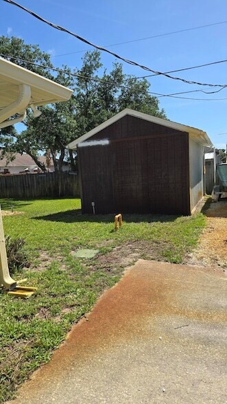 Building Photo - 670 Nobles St