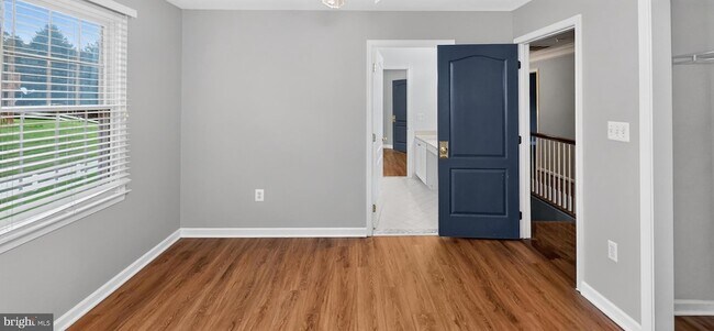 Building Photo - 6933 Sandy Creek Ct