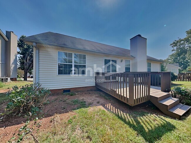 Building Photo - 104 Windy Meadow Way