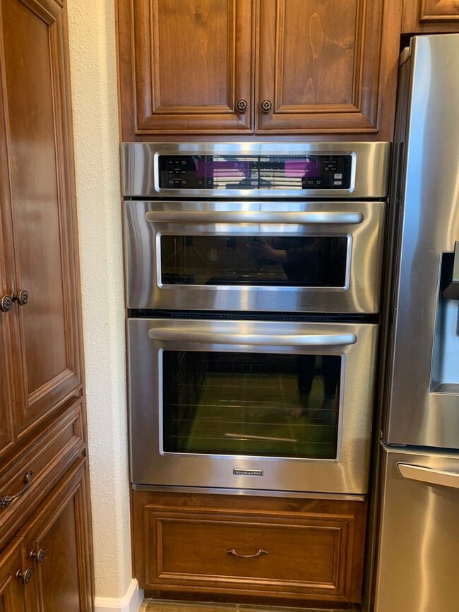 Building Photo - Luxurious Belvedere Condo Available Now!