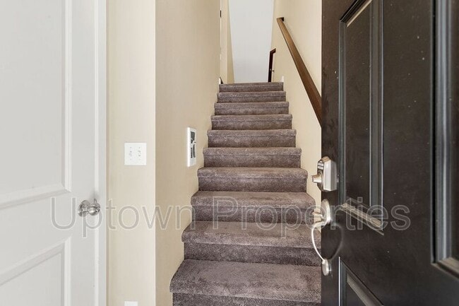 Building Photo - 8900 SW Elena Ln