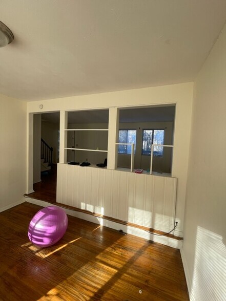 Building Photo - 10 Henderson Dr