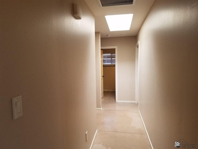 Building Photo - 14743 S Blanco Ave