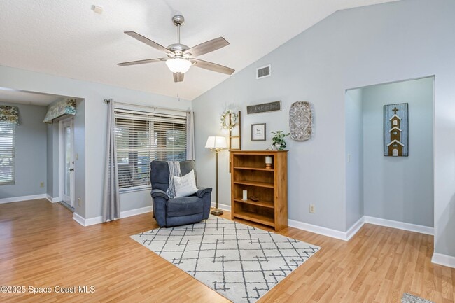 Building Photo - 4351 Silver Lake Dr