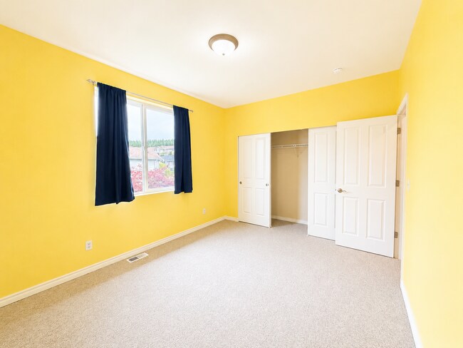 Building Photo - Spacious 4-Bedroom Home with Bonus Room, Trex Deck & Pergola in Prime Maple Valley