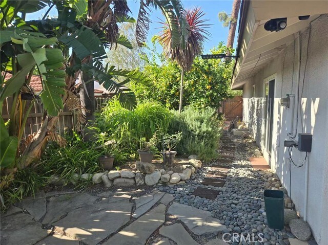 Building Photo - 444 Redlands Ave
