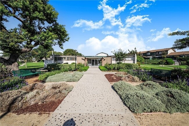 Building Photo - 8249 Haseltine Green
