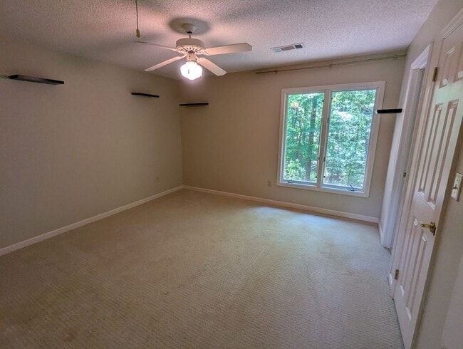 Building Photo - Fabulous 5 Bedroom Home in North River