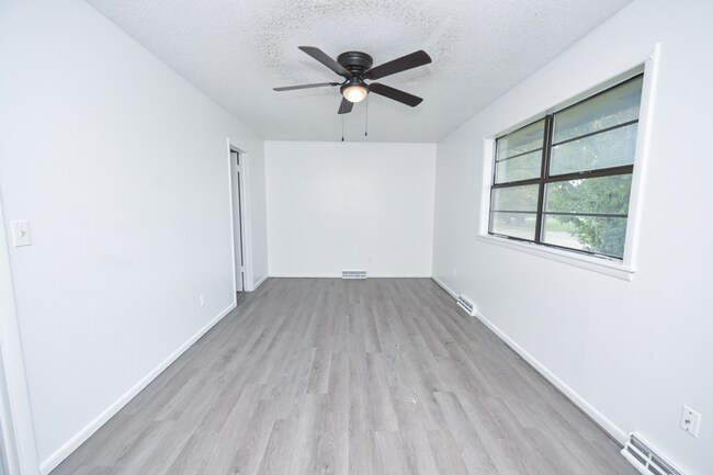Building Photo - 803 S Jefferson Ave