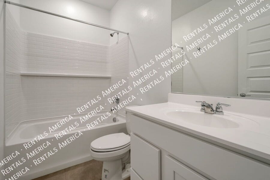 Building Photo - 4588 E Amethyst Ln