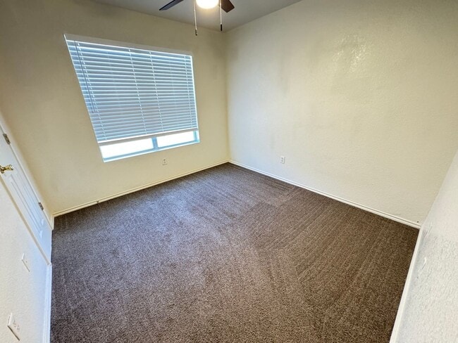 Building Photo - 5104 Bridle Dr