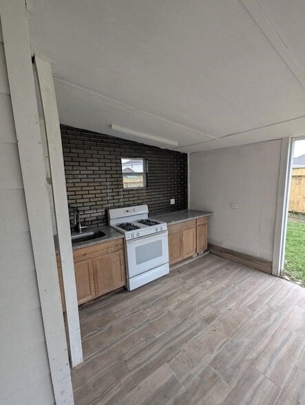 Building Photo - 11906 Dinosaur Valley Dr