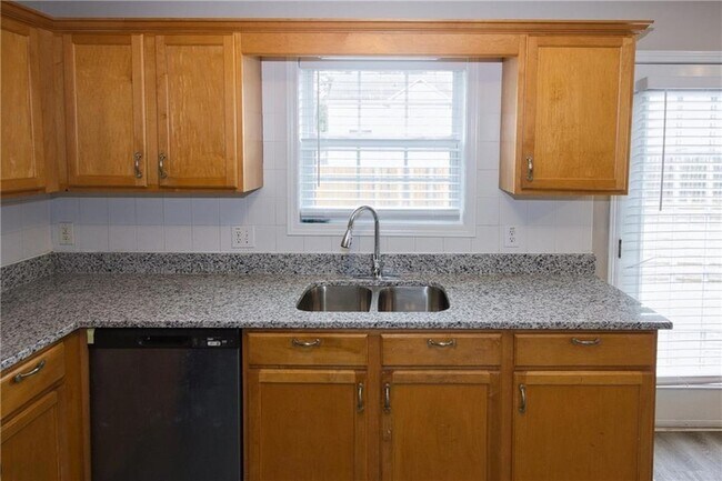 Building Photo - 3292 Shady Valley Ct SW