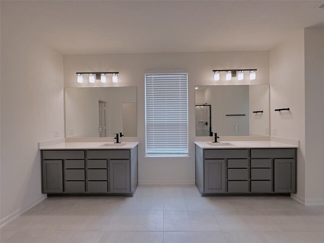 Building Photo - 25630 Moreleigh St