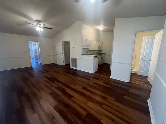 Building Photo - 1023 Yellowhammer Ln
