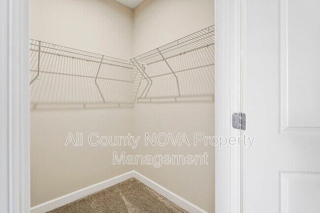 Building Photo - 3927 Fair Ridge Dr