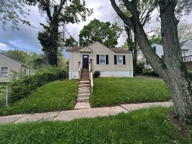 Building Photo - COVEDALE - Adorable 3 bed 1 bath cape cod