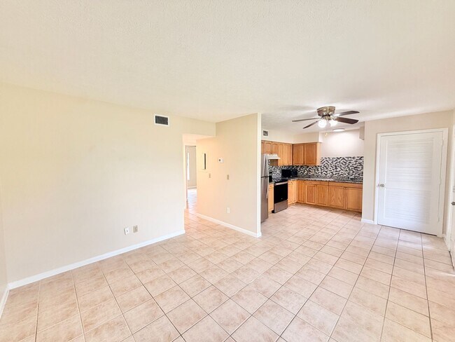 Building Photo - 3047 Tropicana Blvd