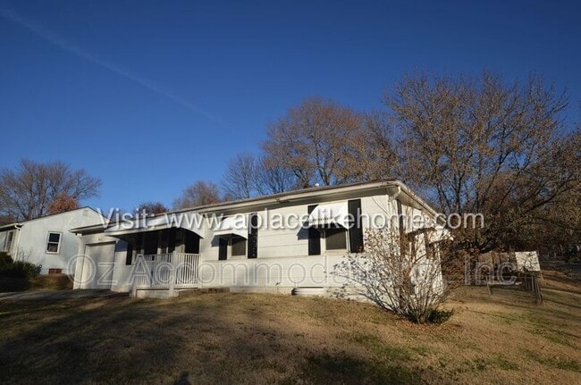 Building Photo - 9811 Marsh Ave