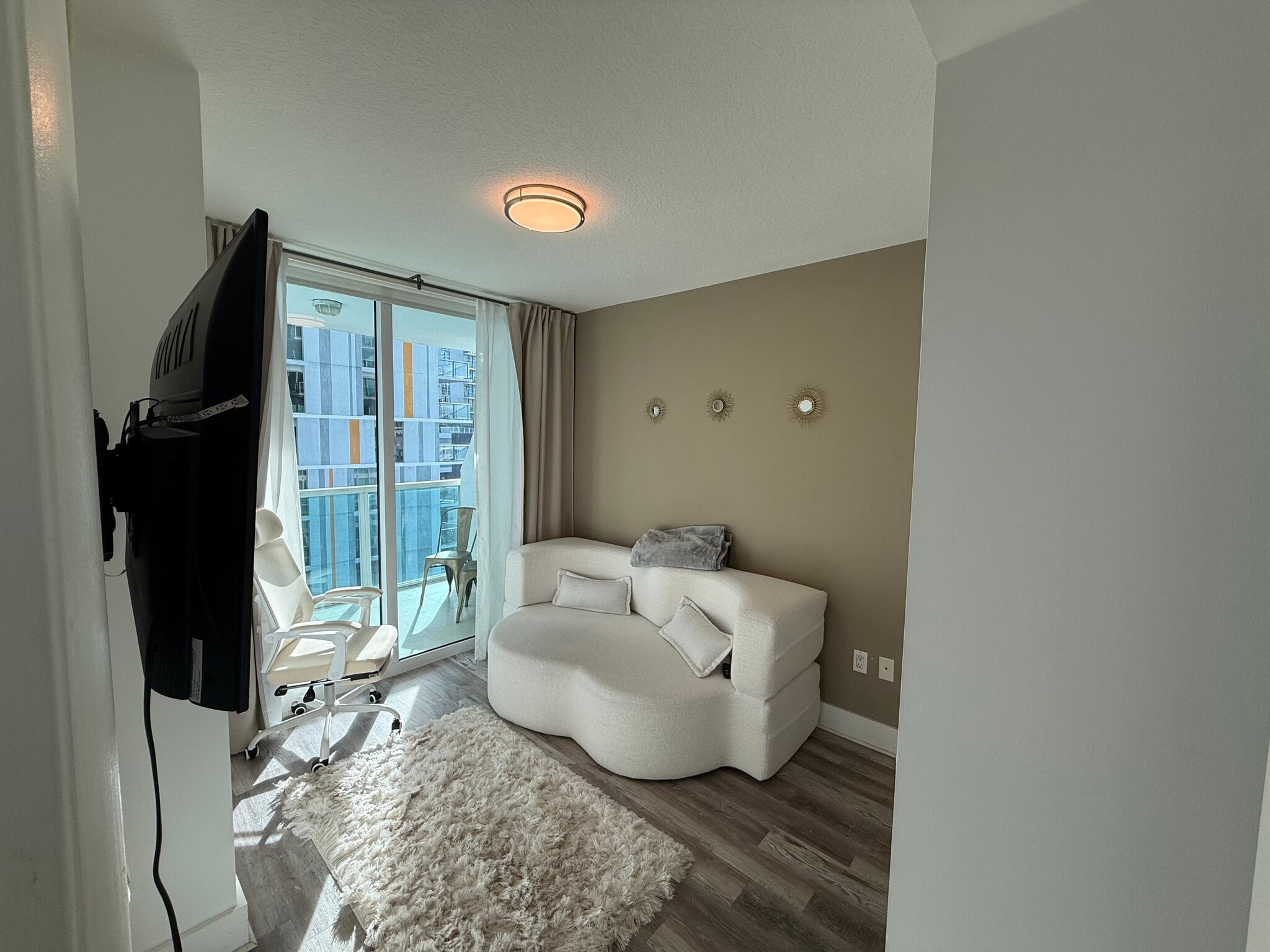 Guest bedroom - 31 SE 5th St