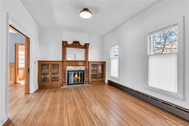 Building Photo - 887 W Ferry St