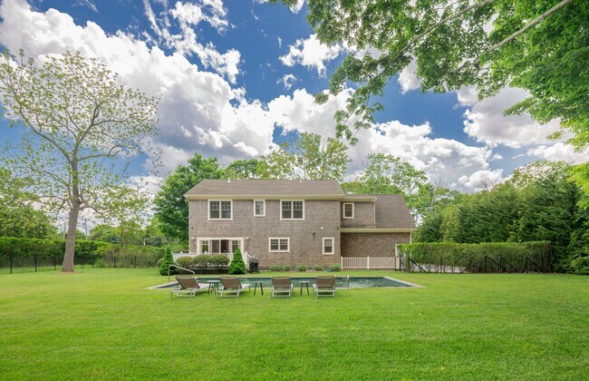 Building Photo - 112 Montauk Hwy