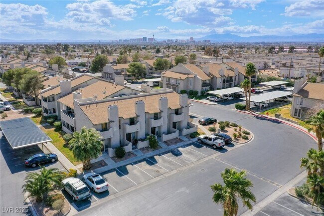 Building Photo - 3749 Carlyle Dr