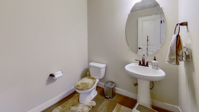Building Photo - Beaverton Lovely 4 Bedroom 2.5 Bathroom in Bethany Crossing! Garage, A/C and Washer & Dryer Inclu...