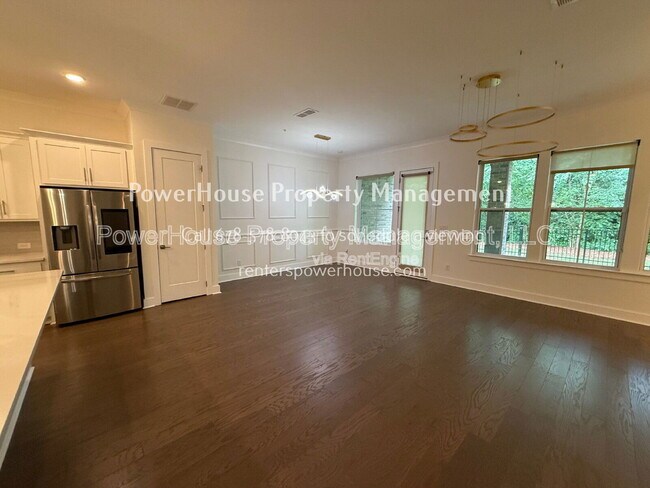 Building Photo - 1190 Harper Dr
