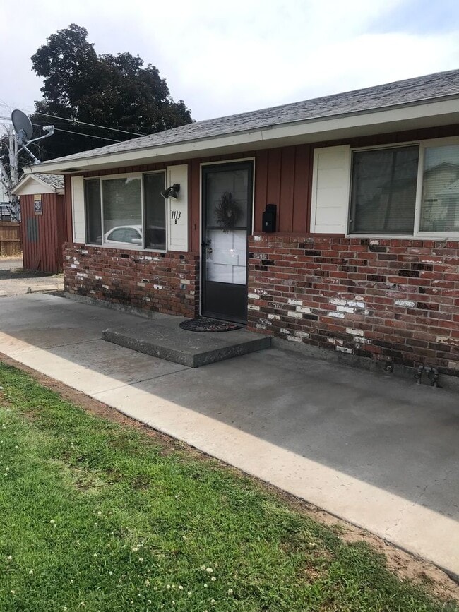 Building Photo - y111312