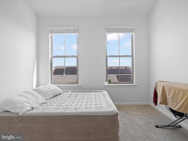 Building Photo - 422 Indigo Way