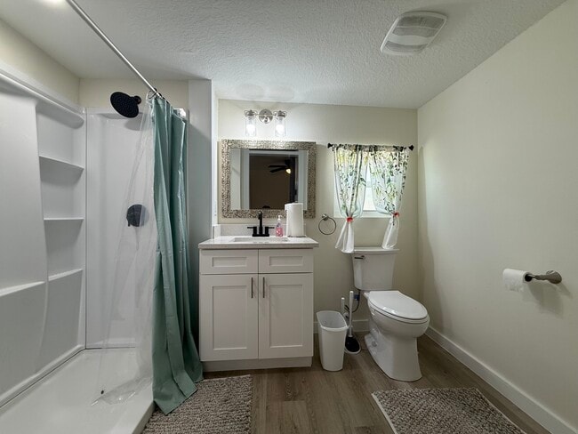 Building Photo - 1540 7th Ave E