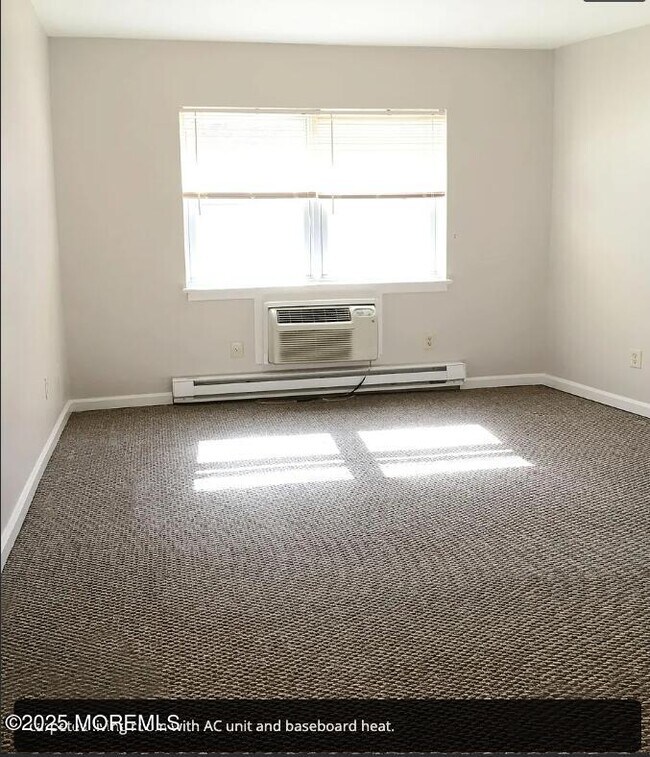 Building Photo - 321 Shore Dr