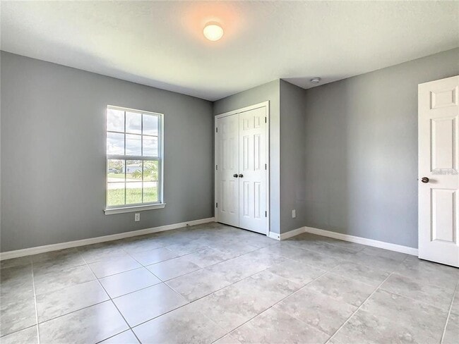 Building Photo - 27307 Tierra Del Fuego Cir