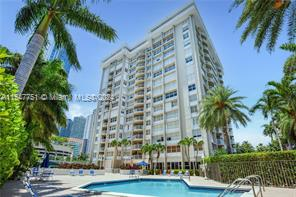 Building Photo - 1420 Brickell Bay Dr